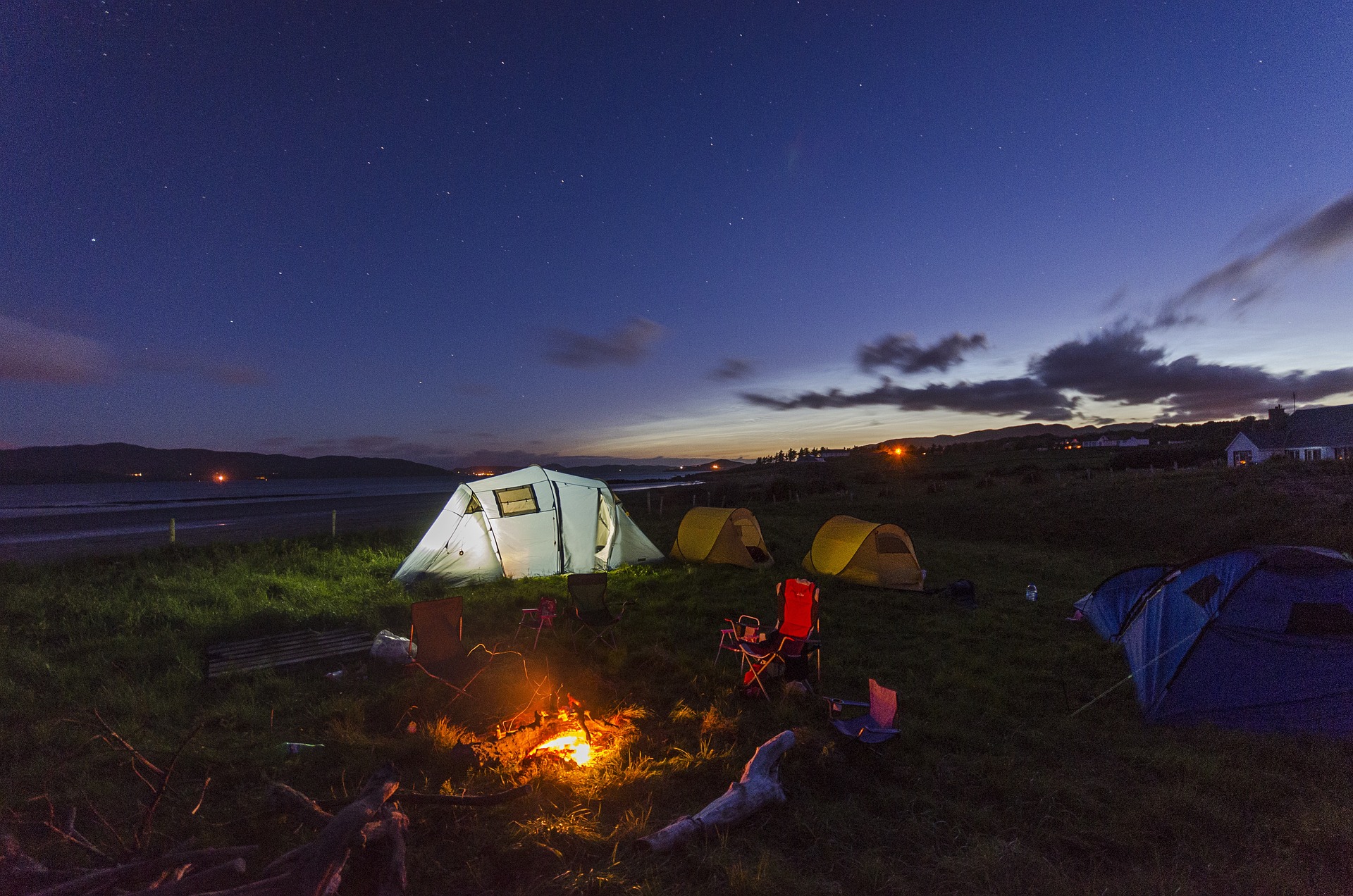 Read more about the article Essential Tips for Staying Safe While Camping